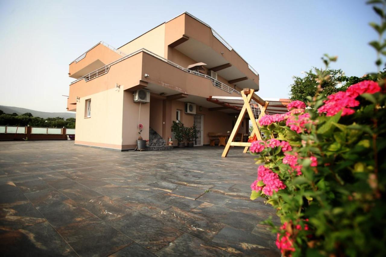 Ana & Marija Apartment คาชเตลา ภายนอก รูปภาพ