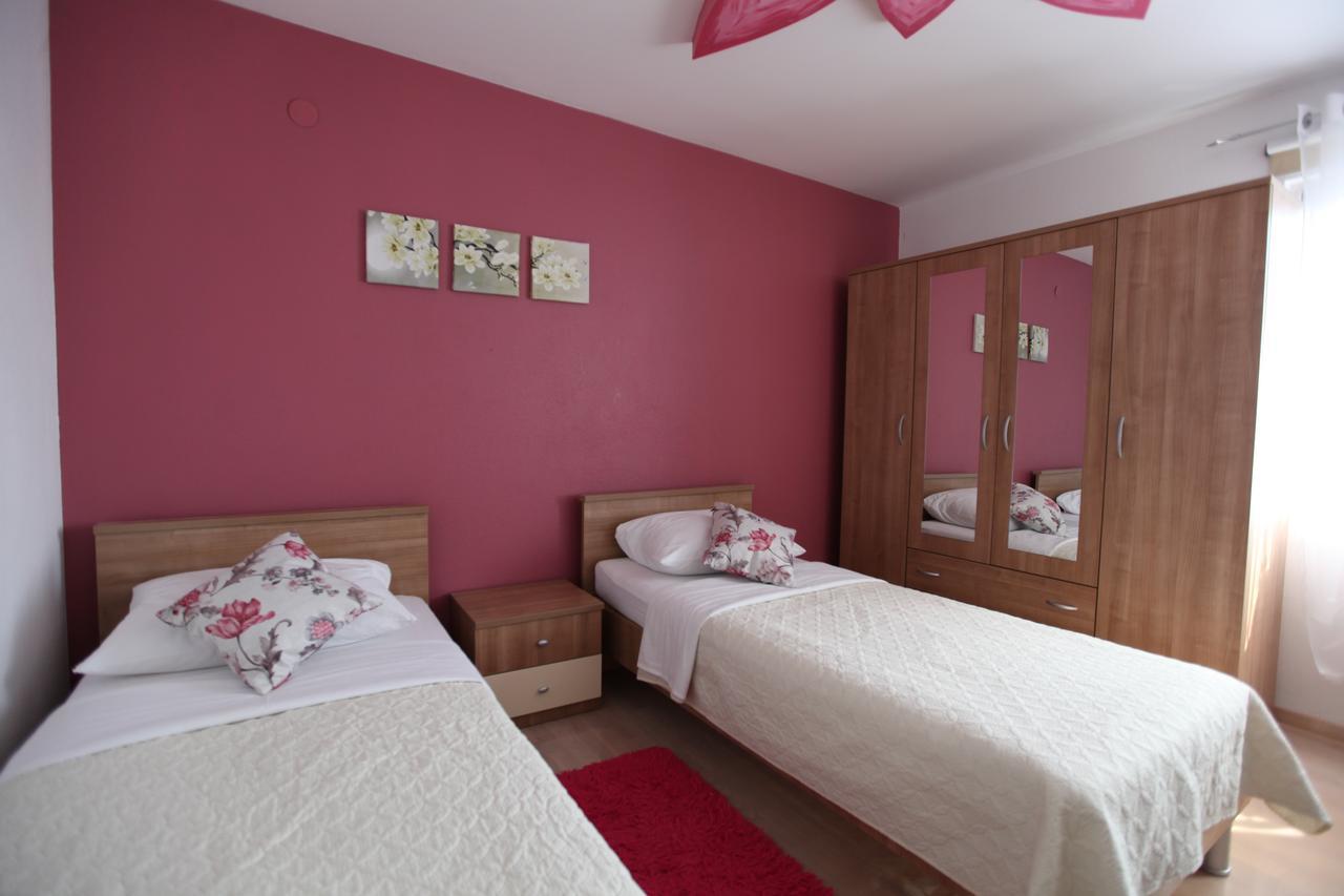 Ana & Marija Apartment คาชเตลา ภายนอก รูปภาพ