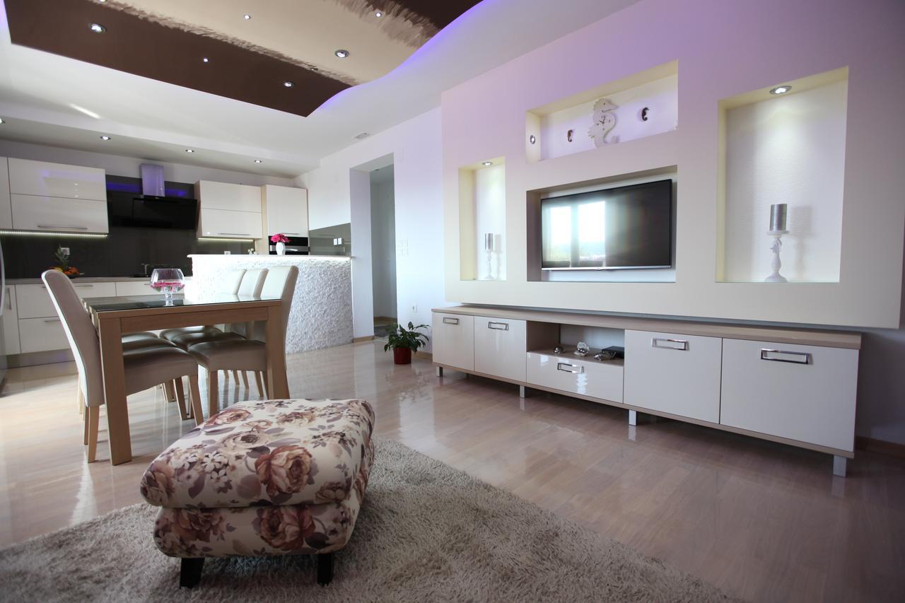 Ana & Marija Apartment คาชเตลา ภายนอก รูปภาพ